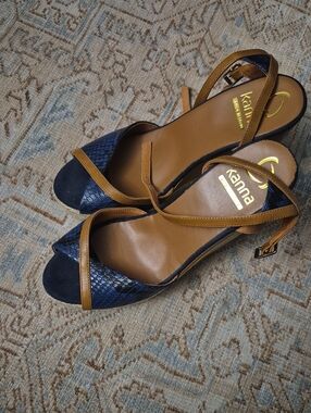 kanna Navy and Tan Slingback Sandals with Textured Front